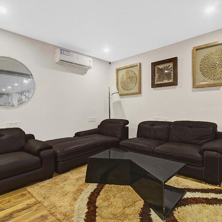Super Townhouse Oak Hitec City Near Image Hospital Hyderabad Eksteriør billede
