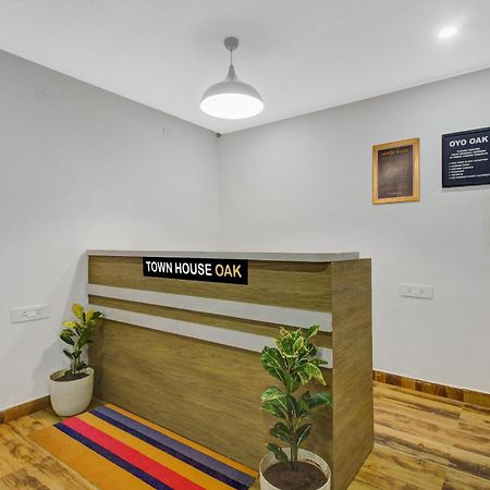 Super Townhouse Oak Hitec City Near Image Hospital Hyderabad Eksteriør billede