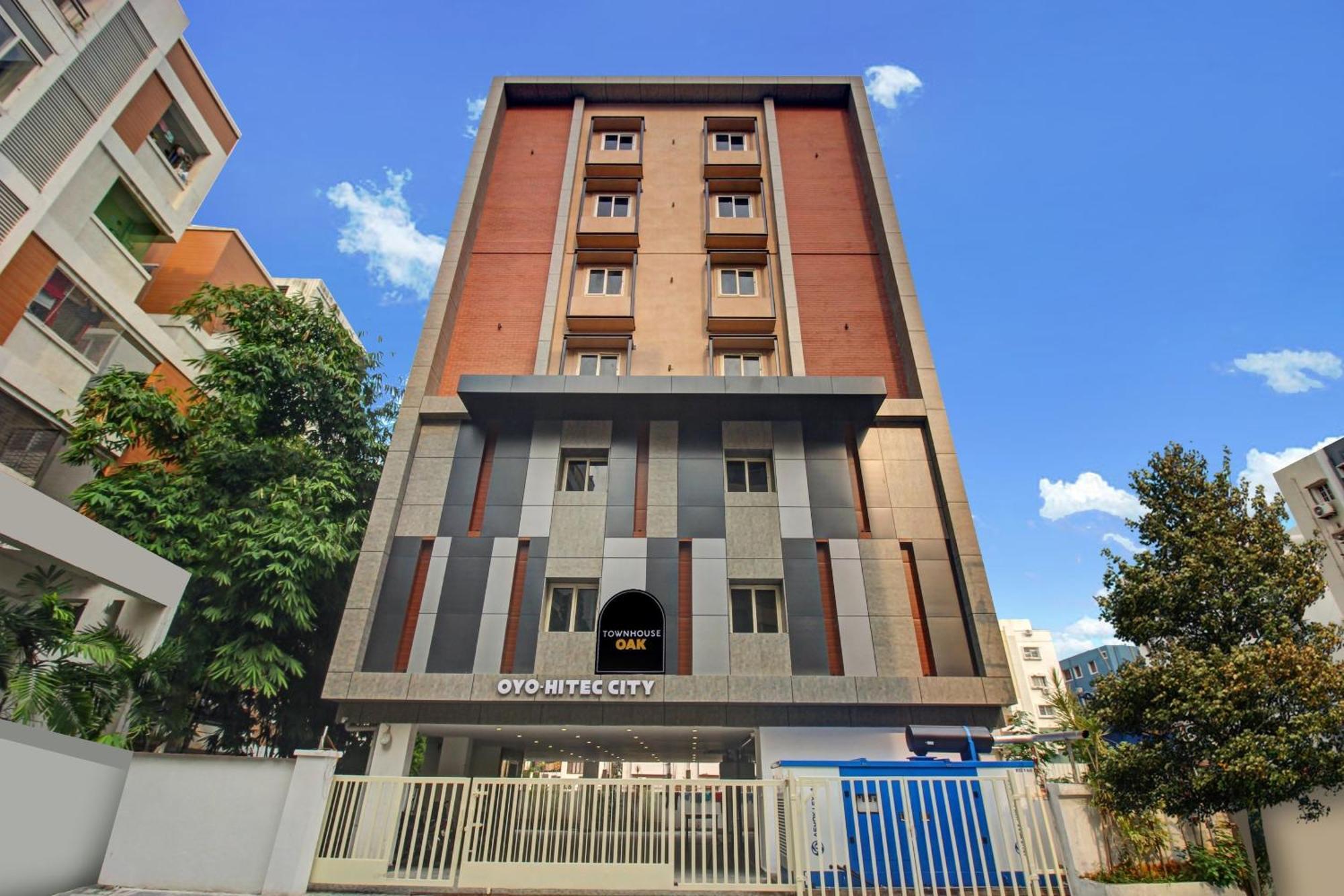 Super Townhouse Oak Hitec City Near Image Hospital Hyderabad Eksteriør billede